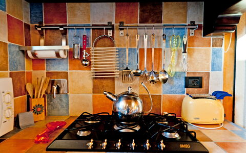 Cottage Botinaccio: Estufa De Gas, Edificio, Cocina, Gabinetes, Madera, El Diseño De Automóviles, Estufa De Cocina, Diseño De Interiores, Aparato De Cocina