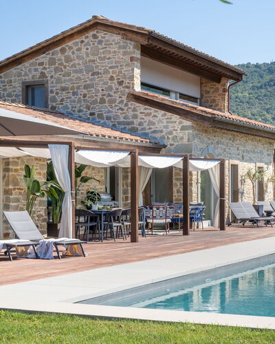 Villa Lilli & Spa: Agua, Cielo, Planta, Propiedad, Edificio, Ventana, Piscina, Árbol, Sombra, Ocio