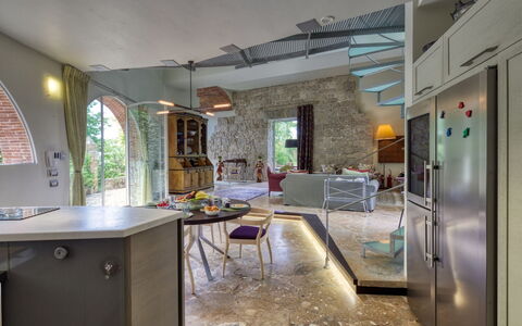 Villa Maestosa - Camaiore, Toscana: Mueble, Gabinetes, Mesa, Sofá, Diseño De Interiores, Mostrador, Cocina, Piso, Suelo, Madera