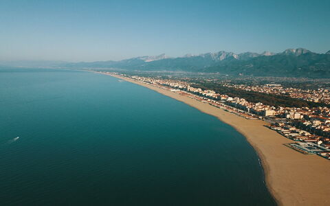 Casa Verdi,near The Beach - Viareggio, Toscana: Agua, Cielo, Los Recursos Hídricos, Azur, Playa, Cuerpo De Agua, Costeras Y Los Accidentes Geográficos Oceánico, Horizonte, Mañana, Lago