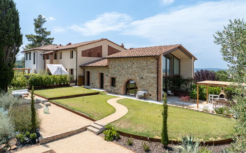 Pendolino Spereto Apartment With Pool, Montaione: Fachada, Arbusto, Casa, Casa, Jardín, Techo, Inmuebles, Cabaña, Casa De Campo, Villa