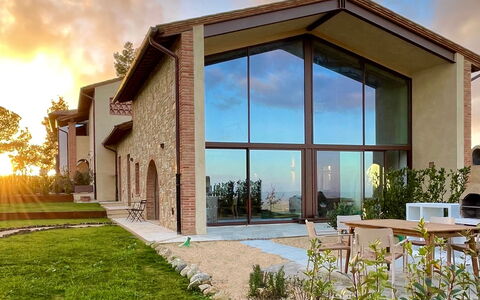 Pendolino Spereto Apartment With Pool, Montaione: Nube, Cielo, Planta, Propiedad, Edificio, Ventana, Sombra, Madera, El Terreno Del Lote, Mesa