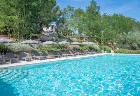 Nocellara Spereto Apartment With Pool, Montaione: Piscina, Mueble Para Exteriores, Recurso, Eco Hotel, Sunlounger, Paisajismo, Ciudad De Vacaciones, Thermae, Paraguas, Hacienda