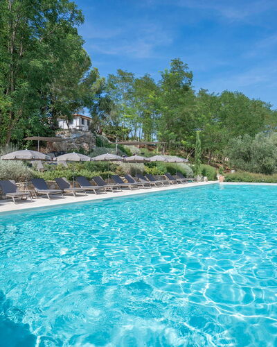 Coratina Spereto Apartment with Pool, Montaione: Agua, Planta, Los Recursos Hídricos, Propiedad, Cielo, Piscina, Nube, Azur, Árbol, Paisaje Natural