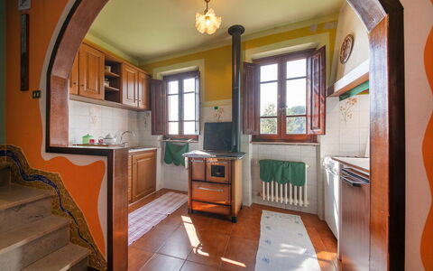 Casa Iris - Versilia, Holiday Home with Pool: Gabinetes, Propiedad, Ventana, Mueble, Cajón, Madera, Electrodoméstico, Cocina, Diseño De Interiores, Edificio