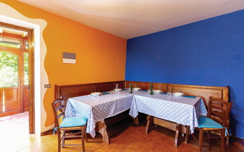 Casa Iris - Versilia, Holiday Home with Pool: Mueble, Mesa, Propiedad, Ventana, Silla, Madera, Diseño De Interiores, Suelo, Madera Dura, Piso