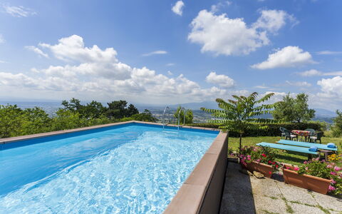 La Casa Di Elda, Holiday Home With Pool, Uzzano, T: Nube, Cielo, Planta, Agua, Piscina, Árbol, Mueble Para Exteriores, Sombra, Rectángulo, Hierba