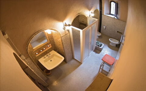 Palazzo Trasimeno: Edificio, Encendiendo, Escalera, Diseño De Interiores, Madera, Ventana, Casa, Lámpara, Techo, Planta De Casa