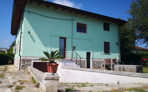 Franco House With Pool: Planta, Cielo, Edificio, Ventana, Azur, Puerta, Casa, Sombra, El Terreno Del Lote, Cabaña