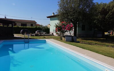 Franco House With Pool: Piscina, Recurso, Ocio, Hacienda, Mueble Para Exteriores, Patio Interior, Sombra, Inmuebles, Villa, Thermae