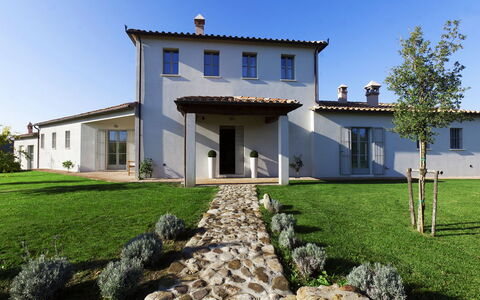 Villa Sant'andrea: Cielo, Planta, Propiedad, Edificio, Ventana, Naturaleza, El Terreno Del Lote, Casa, Cabaña, Árbol