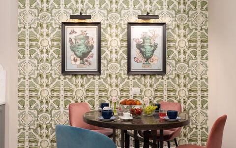 Pazzi Penthouse Luxury Apartment in Florence by Pa: Mesa, Mueble, Propiedad, Silla, Madera, Textil, Diseño De Interiores, Marco, Pared, Arte