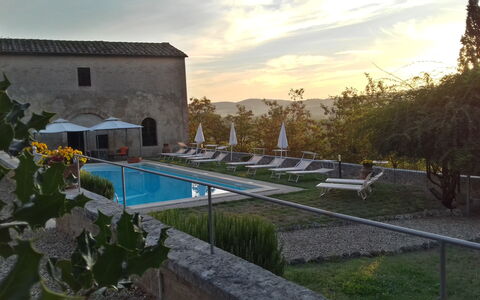 Villa Delle Palme: Nube, Planta, Agua, Cielo, Tiempo De Día, Edificio, Piscina, Ventana, Árbol, Paisaje
