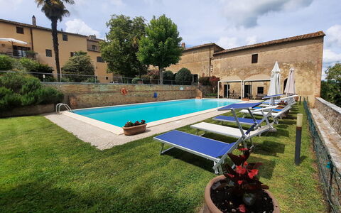 Villa Delle Palme: Planta, Nube, Cielo, Propiedad, Edificio, Maceta, Árbol, Diseño Urbano, Sombra, Ocio