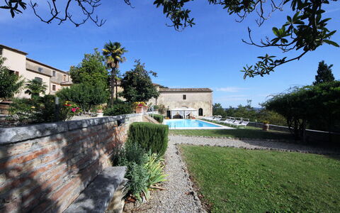 Villa Delle Palme: Planta, Cielo, Edificio, Árbol, Superficie De La Carretera, El Terreno Del Lote, Diseño Urbano, Hierba, Barrio Residencial, Paisaje