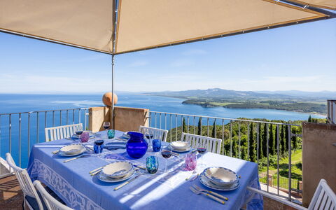 Sunset Sea View, Baratti, Populonia, Wifi, Ac: Mueble, Mesa, Silla, Manteles, Mueble Para Exteriores, Cocina Y Comedor Mesa, Sombra, Balcón, Recurso, Mesa Al Aire Libre