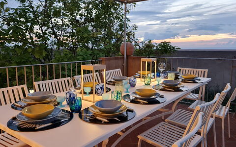 Sunset Sea View, Baratti, Populonia, Wifi, Ac: Mueble, Mesa, Silla, Cocina Y Comedor Mesa, Mueble Para Exteriores, Mesa Al Aire Libre, Restaurante, Sombra, Eco Hotel, Comedor