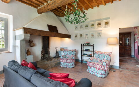 Casa Mirandola: Edificio, Propiedad, Mueble, Marco, Madera, Casa, Comodidad, Ventana, Encendiendo, Arquitectura