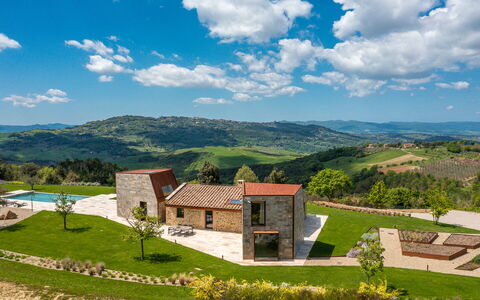 Villa Velari In Volterra With Private Pool, Ac: Cielo, Nube, Planta, Propiedad, Ecorregión, Azul, Paisaje Natural, Azur, Edificio, El Terreno Del Lote