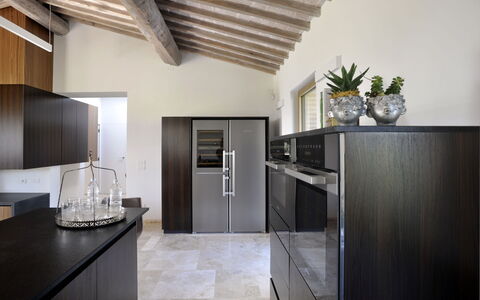 Villa Velari In Volterra With Private Pool, Ac: Mostrador, Gabinetes, Propiedad, Edificio, Madera, Diseño De Interiores, Cocina, Planta, Suelo