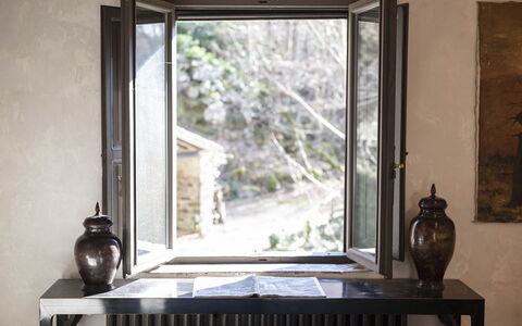 Mulino Morandi: Propiedad, Ventana, Madera, Diseño De Interiores, Textil, Sala, Sombra, Pared, Suelo, Edificio