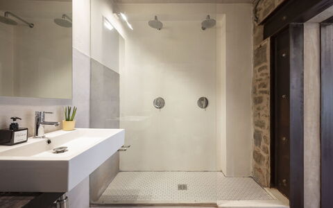 Mulino Morandi: Espejo, Grifo, Arreglo De Tubería, Lavabo, Baño, Lavabo Del Baño, Piso, Suelo, Madera