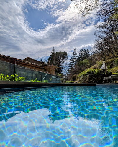 Mulino Morandi: Agua, Nube, Cielo, Los Recursos Hídricos, Planta, Piscina, Azur, Edificio, Árbol, Paisaje Natural