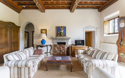 Villa Montegattoli, Pool, Landscape, Wifi, Ac: Marco, Mueble, Mesa, Sofá, Azur, Madera, Diseño De Interiores, Sala, Suelo, Edificio