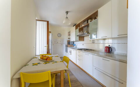 Camaiore House With Pool, La Casa Dei Ricci: Gabinetes, Mueble, Mostrador, Mesa, Madera, Diseño De Interiores, Silla, Cocina, Aparato De Cocina