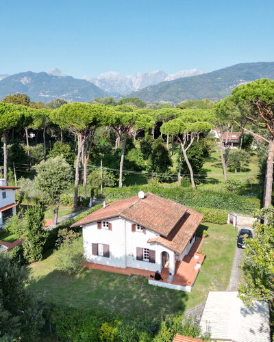 Villa Maddalena: Cielo, Propiedad, Montaña, Planta, Edificio, Naturaleza, Paisaje Natural, Árbol, Tierras Altas, El Terreno Del Lote