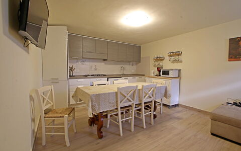 Casa Montebello: Mueble, Mesa, Madera, Marco, Diseño De Interiores, Silla, Piso, Edificio, Suelo, Casa