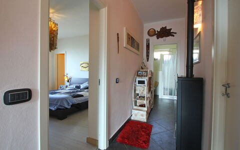 Panorama: Propiedad, Marco, Comodidad, Diseño De Interiores, Puerta, Madera, Salón, Piso, Bienes Raíces, Edificio