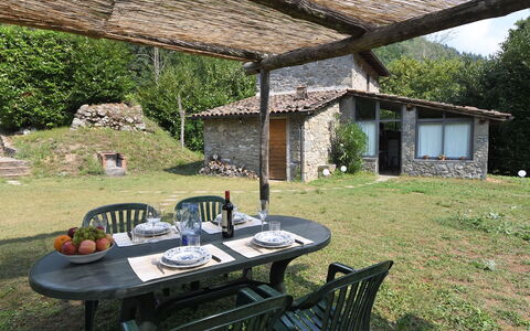 Casa Antelminelli: Planta, Mueble, Propiedad, Mesa, Silla, Edificio, Mueble Para Exteriores, Paisaje Natural, Mesa Al Aire Libre, Árbol