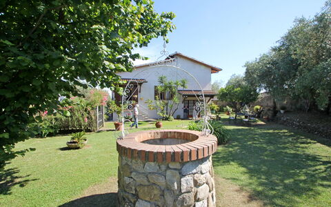 Casa Il Prato: Planta, Propiedad, Cielo, Edificio, Árbol, El Terreno Del Lote, Casa, Hierba, Área Rural, Paisaje