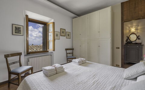 Casa Martina, Piazza Delle Erbe, San Gimignano: Mueble, Diseño De Interiores, Habitación, Cama, Piso, Suelo, Techo, Encendiendo, Habitación, Lecho