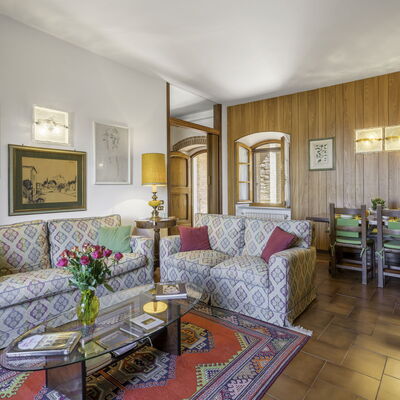 Casa Martina, Piazza Delle Erbe, San Gimignano: Mueble, Diseño De Interiores, Piso, Sofá, Suelo, Habitación, Techo, Mesa, Sala, Encendiendo