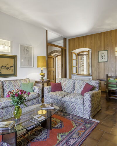 Casa Martina, Piazza Delle Erbe, San Gimignano: Mueble, Diseño De Interiores, Piso, Sofá, Suelo, Habitación, Techo, Mesa, Sala, Encendiendo