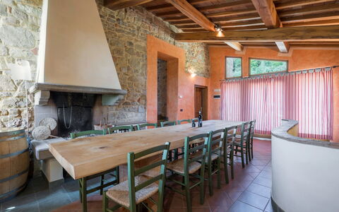 Casolare Torre With Pool And Ac: Mueble, Madera, Diseño De Interiores, Mesa, Techo, Piso, Cocina Y Comedor Mesa, Silla, Habitación, Comedor