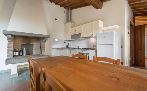 Casolare Torre With Pool And Ac: Madera, Piso, Techo, Diseño De Interiores, Mueble, Casa, Suelo, Cocina, Gabinetes, Habitación