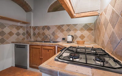 Macina Apt.: Cocina, Aparato De Cocina, Mostrador, Electrodoméstico, Piso, Diseño De Interiores, Estufa De Cocina, Estufa, Estufa De Gas, Suelo