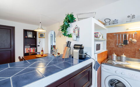 Chianti Hills Apartment, Pool, Ac: Gabinetes, Mueble, Mostrador, Electrodoméstico, Planta, Cocina, Azur, Marco, Madera, Aparato De Cocina