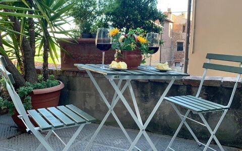 Bocelli: Planta, Mesa, Mueble, Edificio, Maceta, Mesa Al Aire Libre, Silla, Mueble Para Exteriores, Flor, Madera