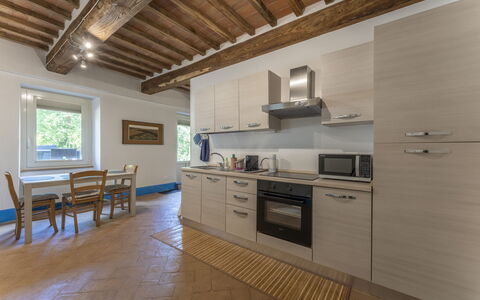 Le Casaline Di Sopra, Massa Marittima: Gabinetes, Mueble, Mostrador, Silla, Cajón, Ventana, Estufa De Cocina, Madera, Edificio, Aparato De Cocina