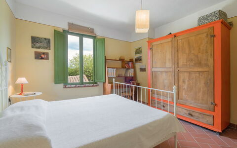 Il Palazzetto Francigena, Monteriggioni: Mueble, Madera, Comodidad, Edificio, Piso, Suelo, Cama, Ventana, Sombra