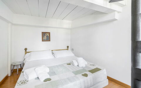 Belle Donne Apartment, Tornabuoni, Florence, Wifi: Propiedad, Edificio, Comodidad, Madera, Diseño De Interiores, Piso, Suelo, Casa, Cama