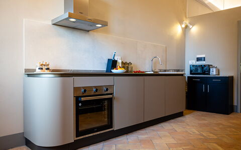 Appartamento Vagnucci: Gabinetes, Mostrador, Edificio, Estufa De Cocina, Cocina, Madera, Aparato De Cocina, Encendiendo, Electrodoméstico, Diseño De Interiores