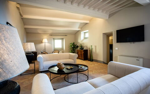 Appartamento Vagnucci: Mueble, Marco, Mesa, Propiedad, Sofá, Comodidad, Edificio, Diseño De Interiores, Arquitectura, Piso