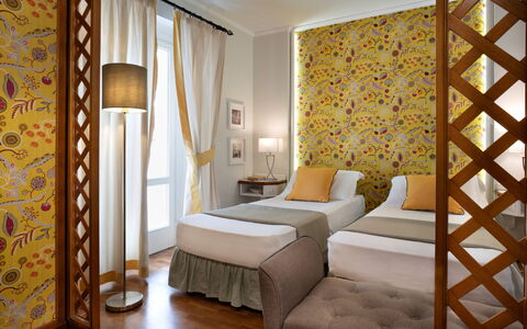 Butterfly With Beach & Breakfast Included: Propiedad, Mueble, Edificio, Comodidad, Madera, Diseño De Interiores, Textil, Decoración, Suelo, Piso