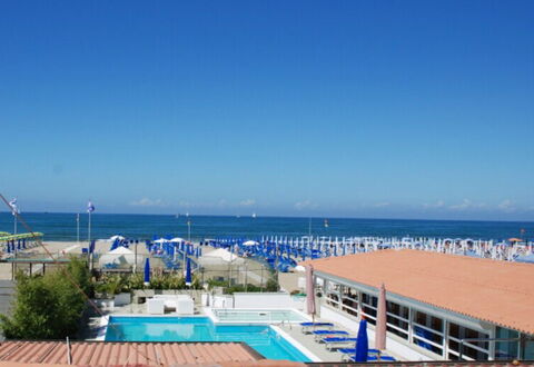 Tosca With Beach & Breakfast Included: Agua, Cielo, Nube, Planta, Costeras Y Los Accidentes Geográficos Oceánico, Piscina, Playa, Ocio, Árbol, Horizonte