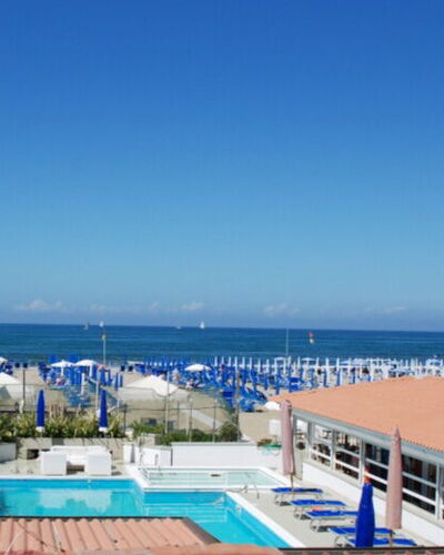 Tosca With Beach & Breakfast Included: Agua, Cielo, Nube, Planta, Costeras Y Los Accidentes Geográficos Oceánico, Piscina, Playa, Ocio, Árbol, Horizonte
